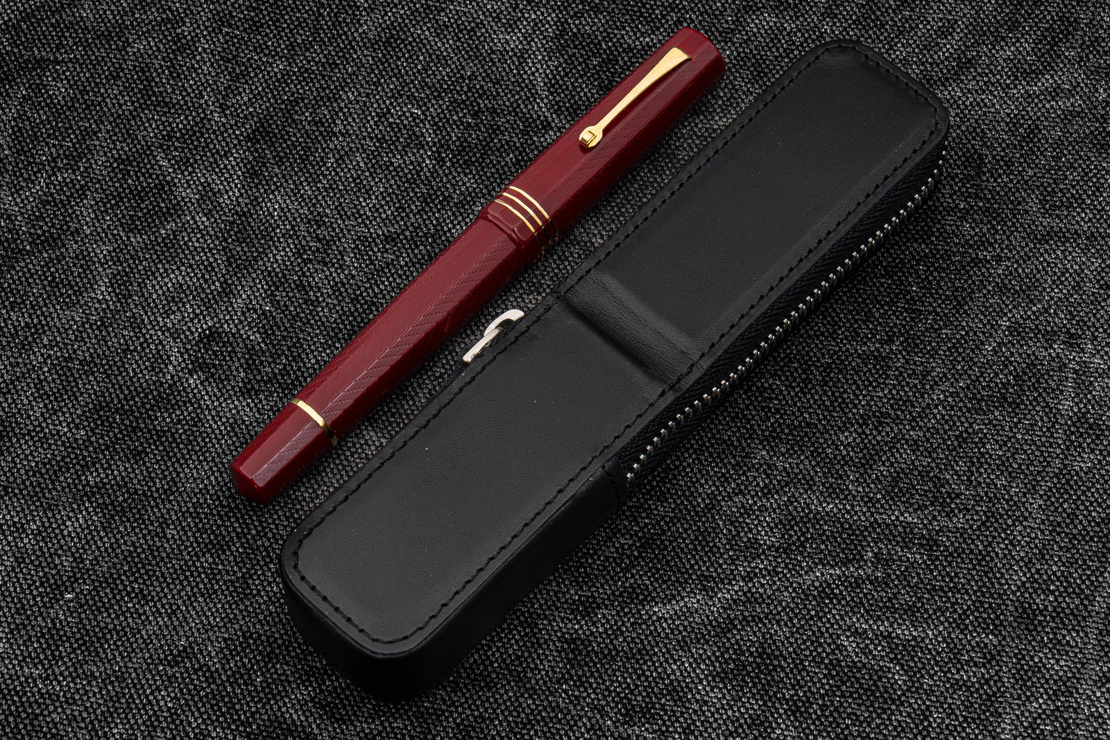 Leather Zippered Magnum Opus Single Hard Pen Case For Oversized Pens & Namiki Emperor - Black