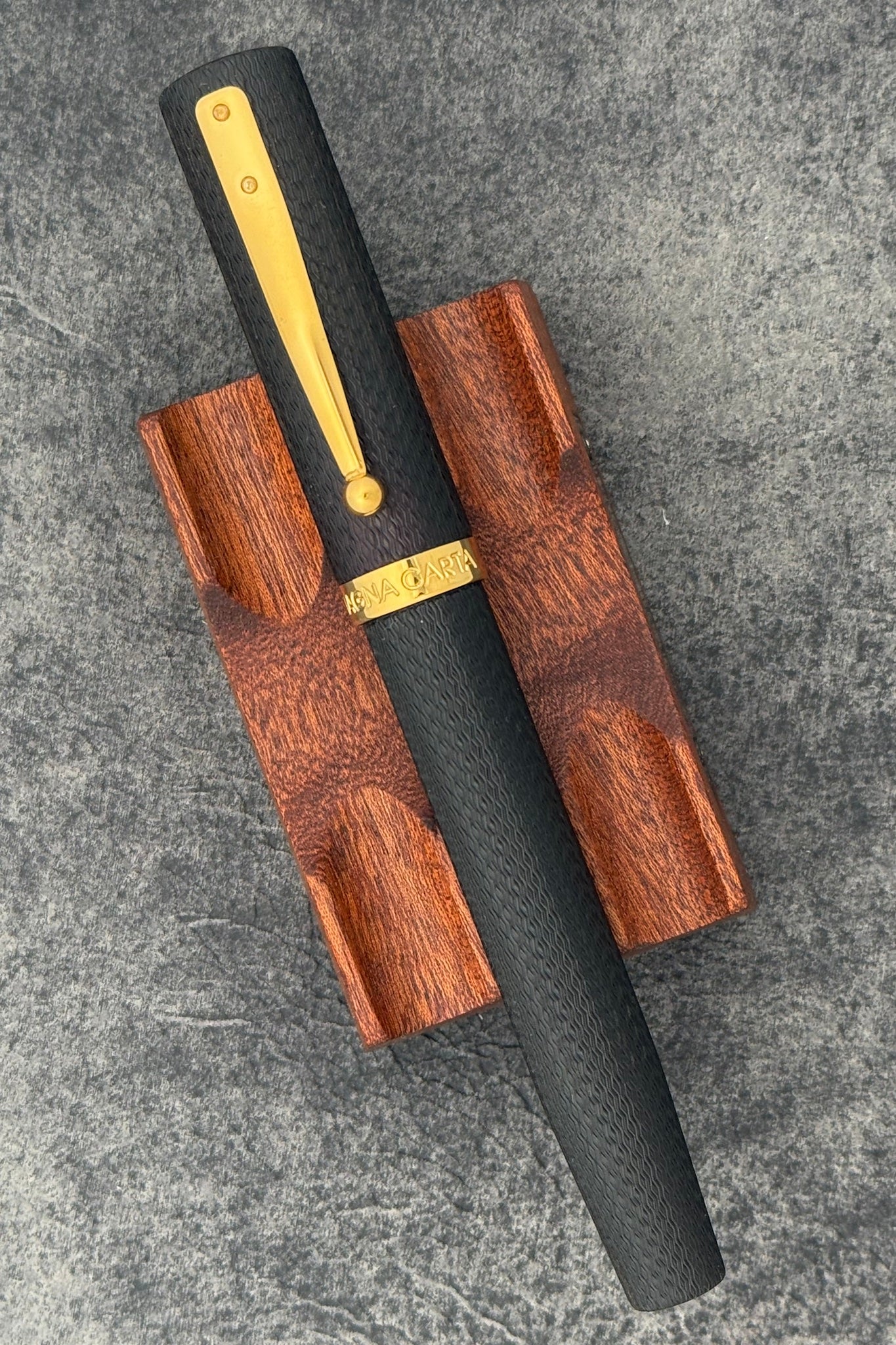 Magna Carta Mag 600 Fountain Pen True Flex Nib - Black Guilloche