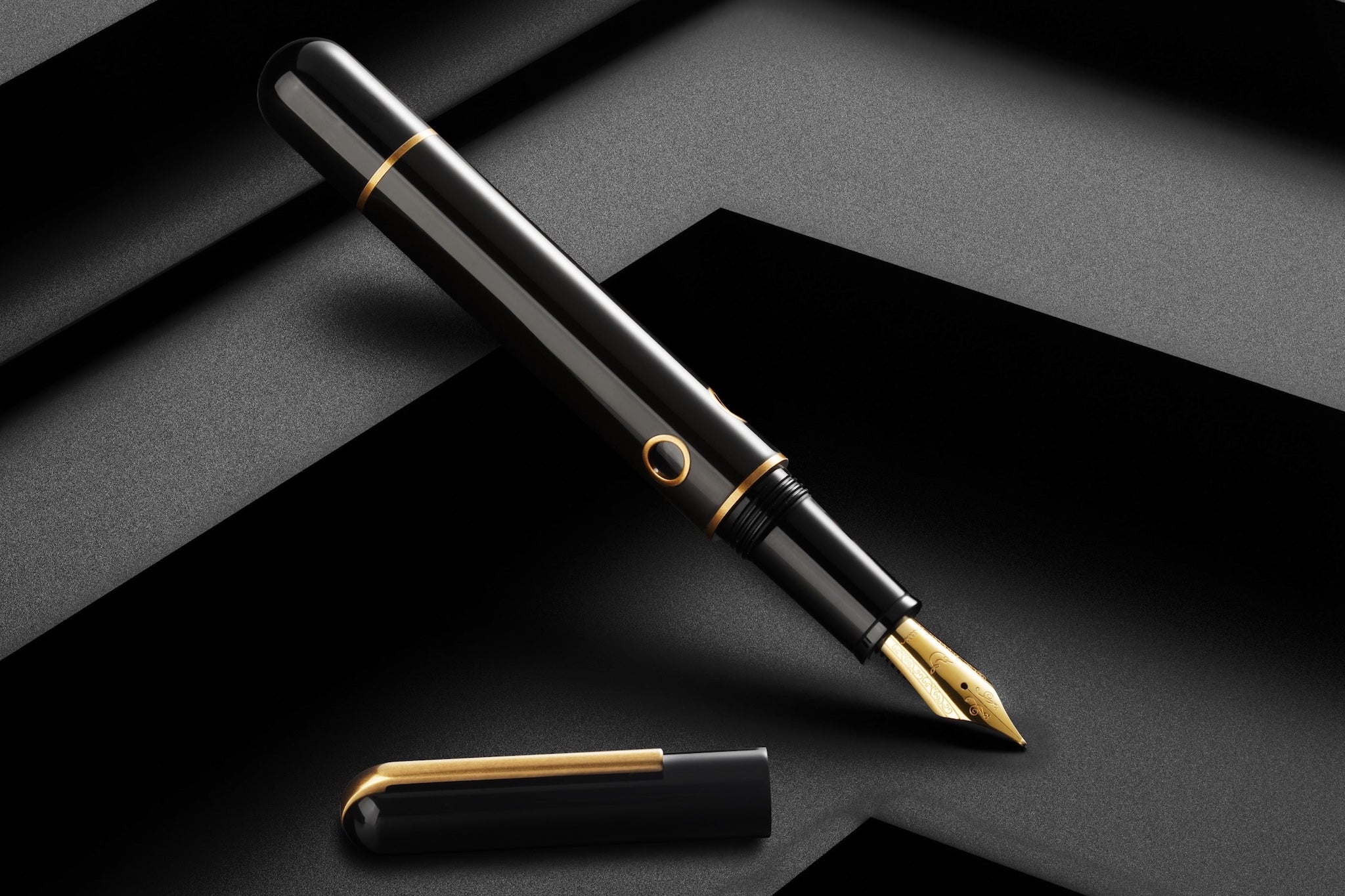 Nahvalur (Narwhal) Nautilus Bronze Corydoras Ebonite Fountain Pen