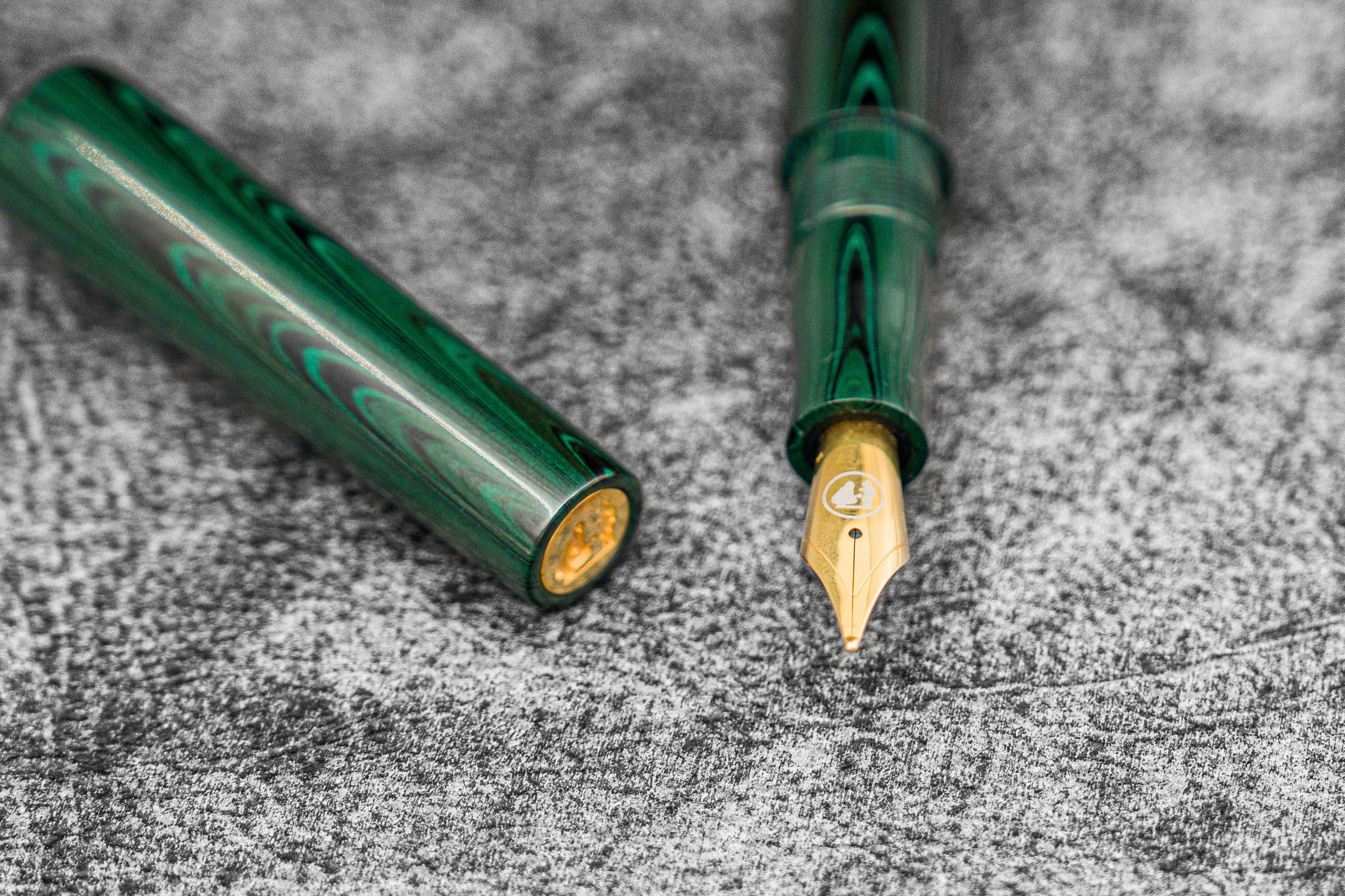 Galen X Studyo Agackakan - Fountain Pen V1 - Ebonite Deep Green