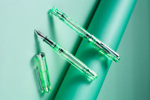 Nahvalur (Narwhal) Original Plus Altifrons Green Fountain Pen