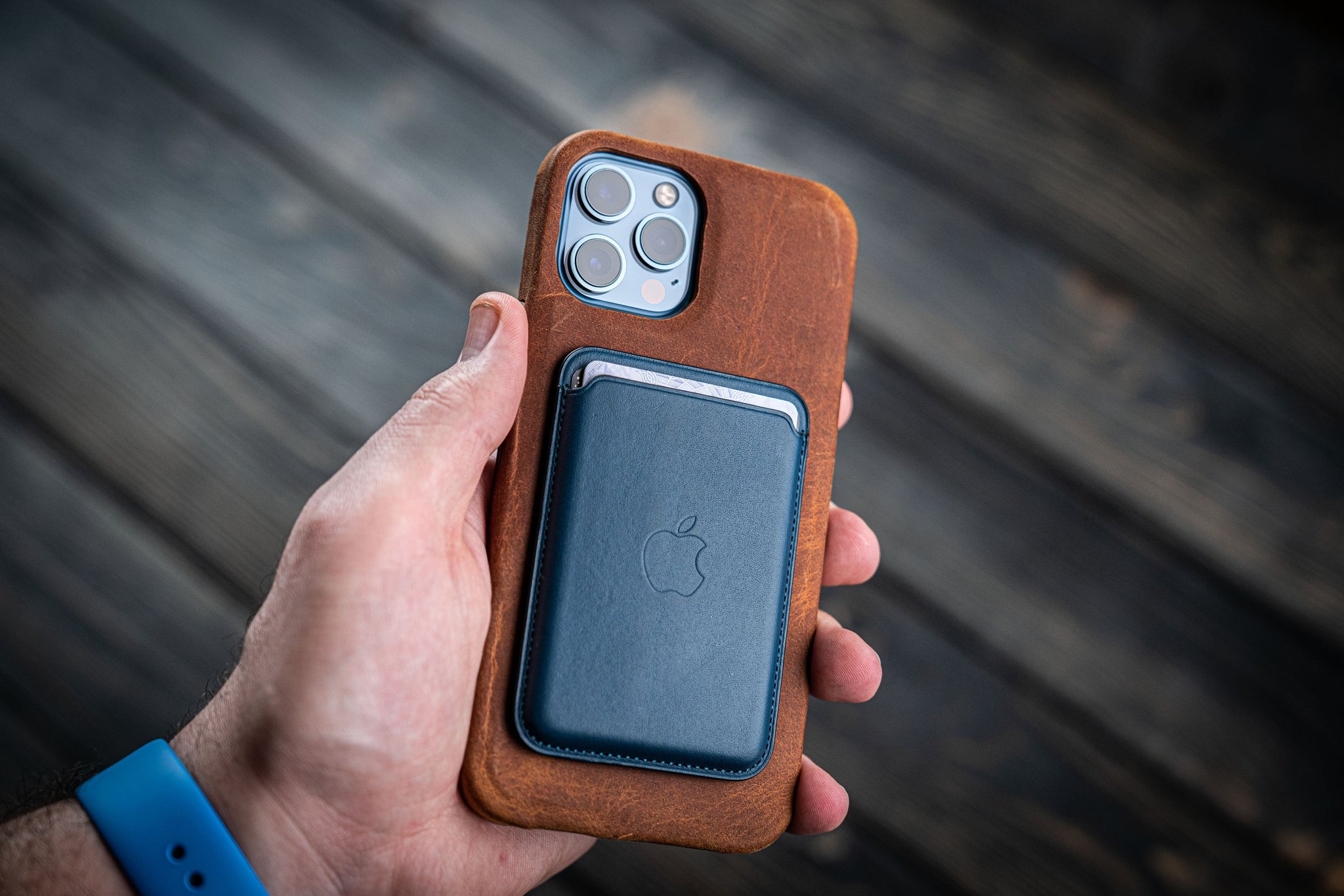 Leather iPhone 12 Pro Max (6,7") Hard Back Cover - Compatible with MagSafe