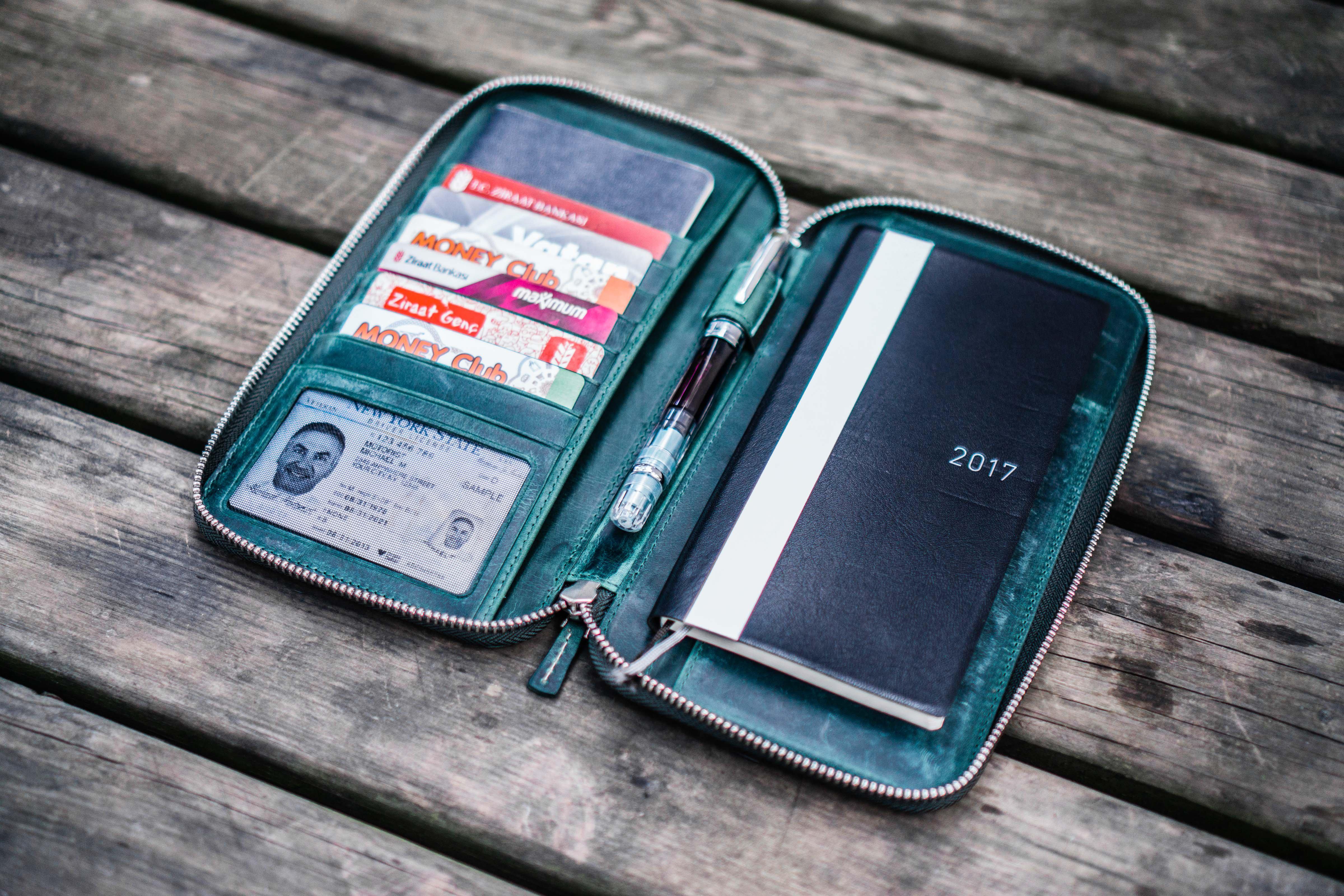 Leather Zippered Hobonichi Weeks Cover - Crazy Horse Forest Green-Galen Leather