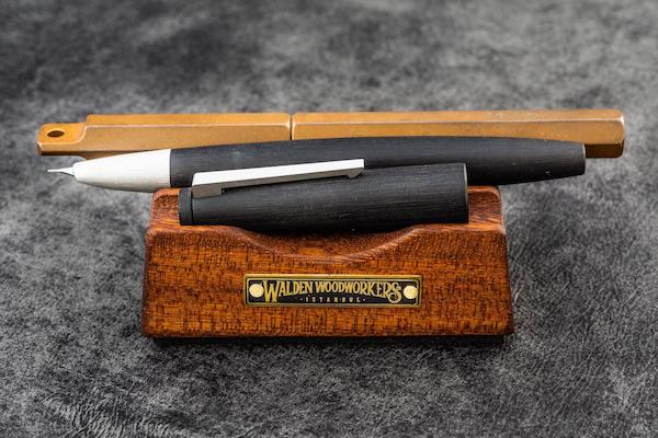 Fountain Pen Stands