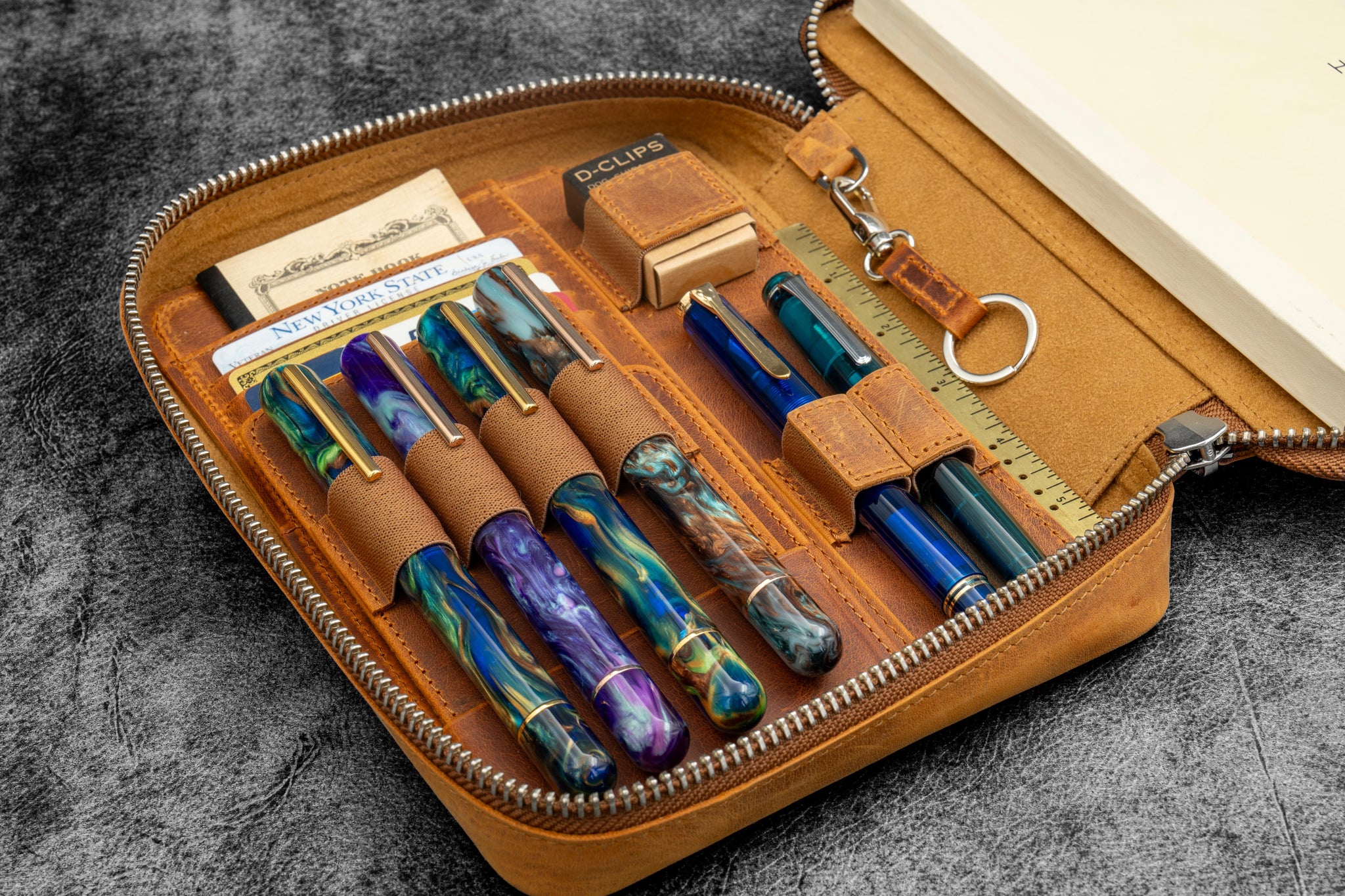 Organisateur de cartes vertical Levenger folio porte-stylo en cuir Organisateur de cartes vertical Levenger folio porte-stylo en cuir