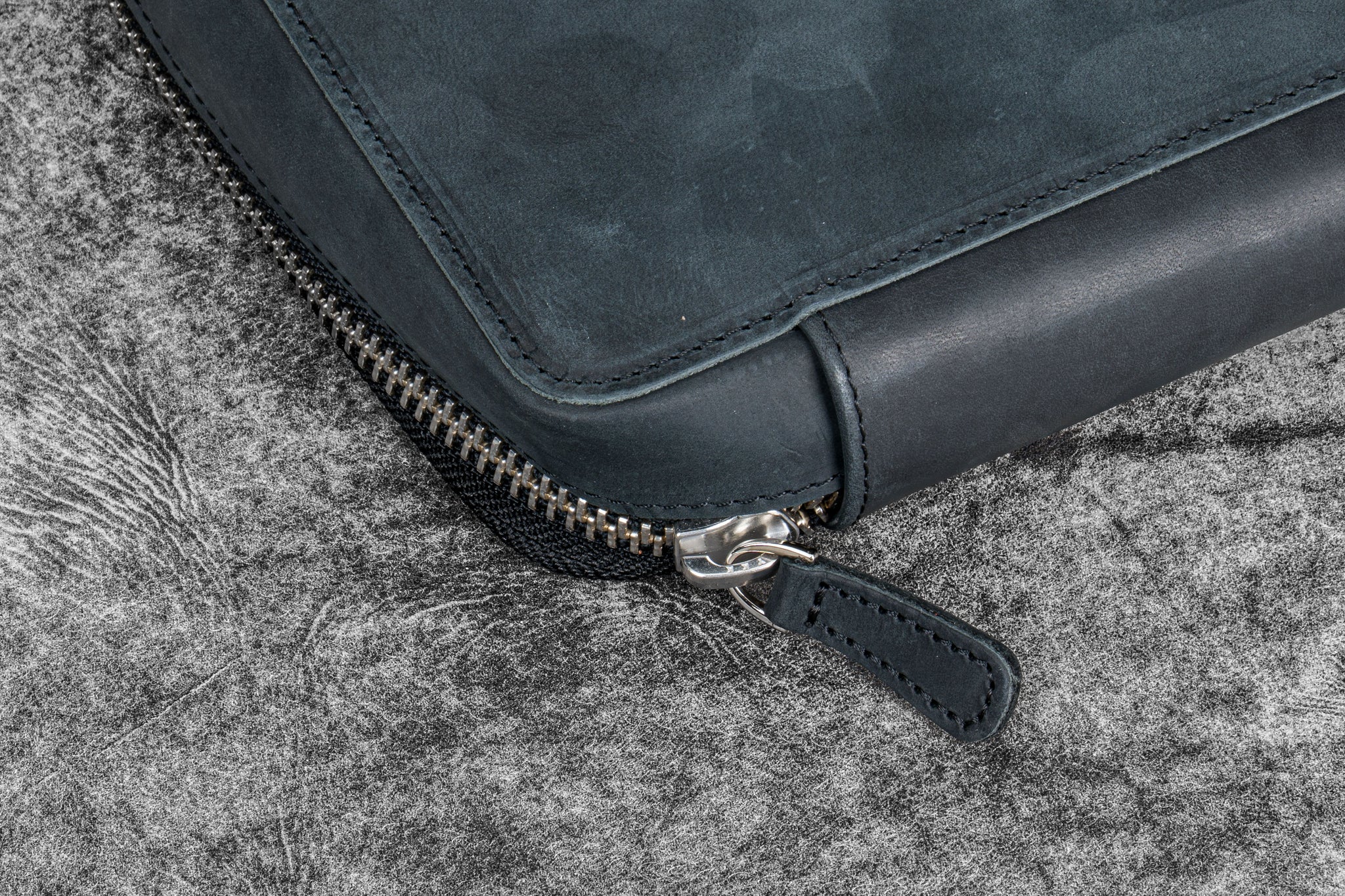 Expansi A5 Wide Leather Zip Folio in C.H. Brown | Galen Leather Co.