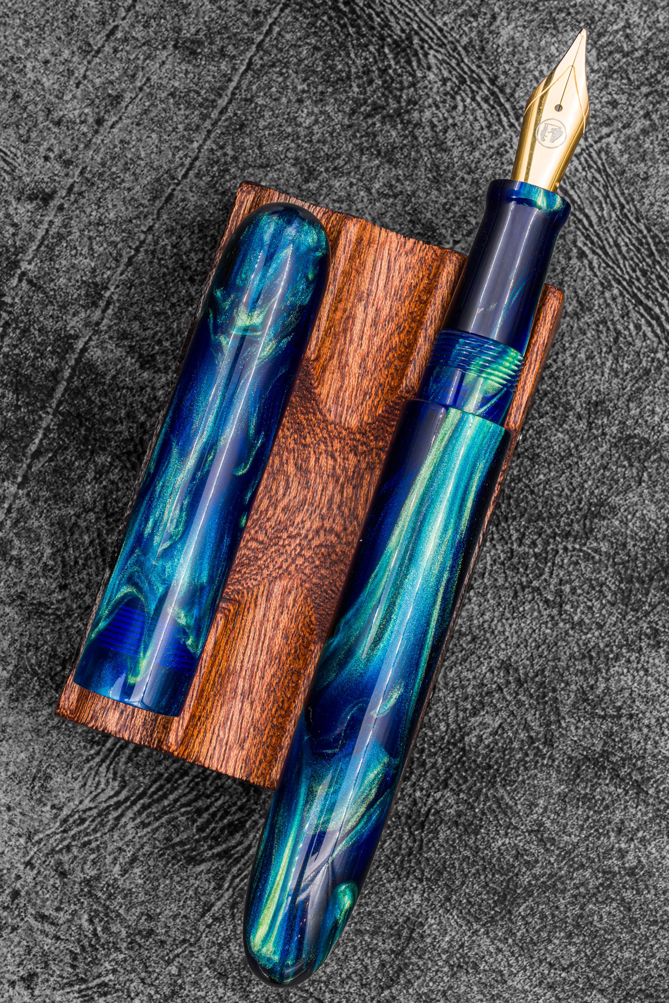 【現状品】 EXCELLENT FOUNTAIN PEN Studyo Agackakan x Galen - Fountain Pen - Cenote - Galen Leather