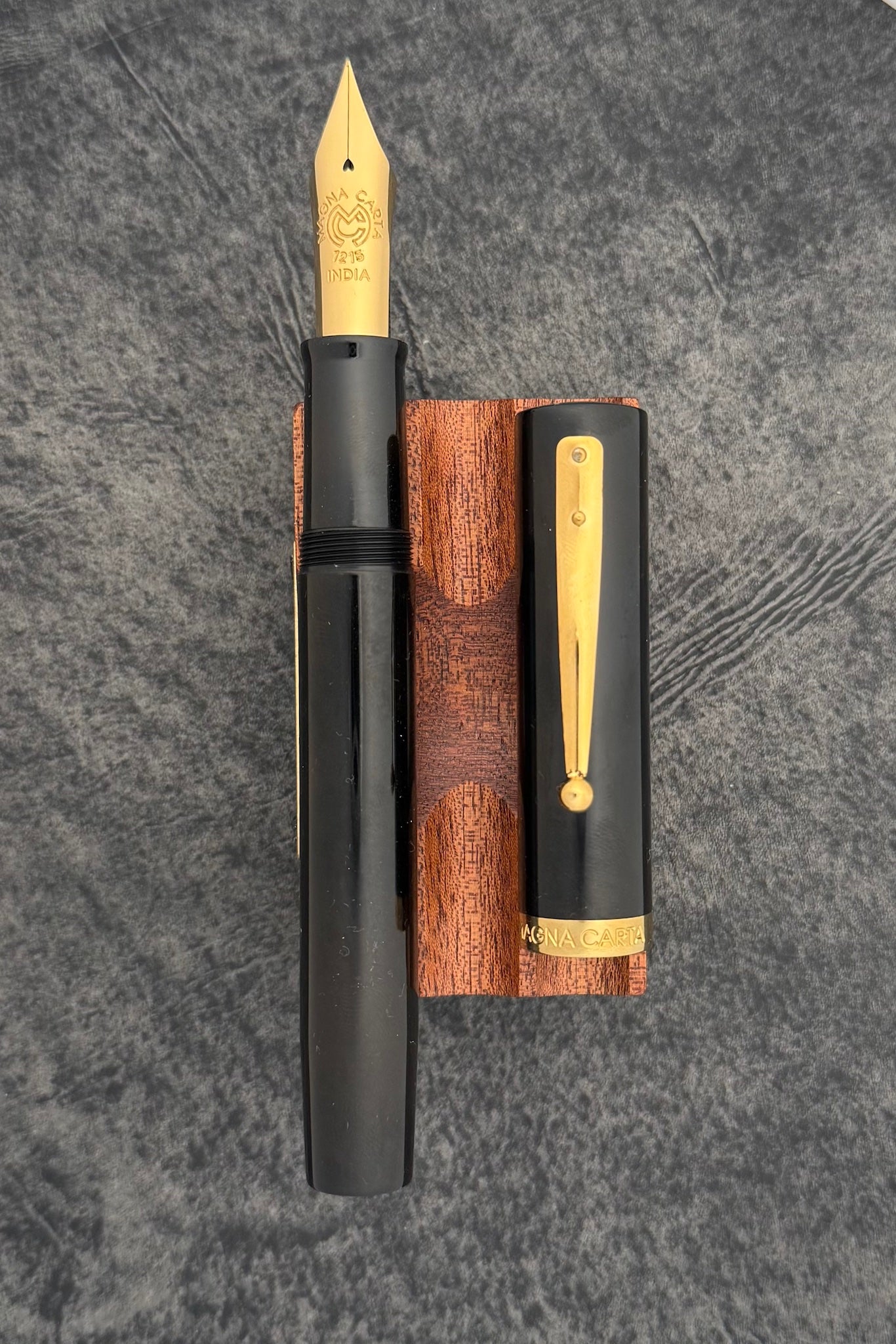 Magna Carta Mag 1000 Oversized Fountain Pen Black Ebonite