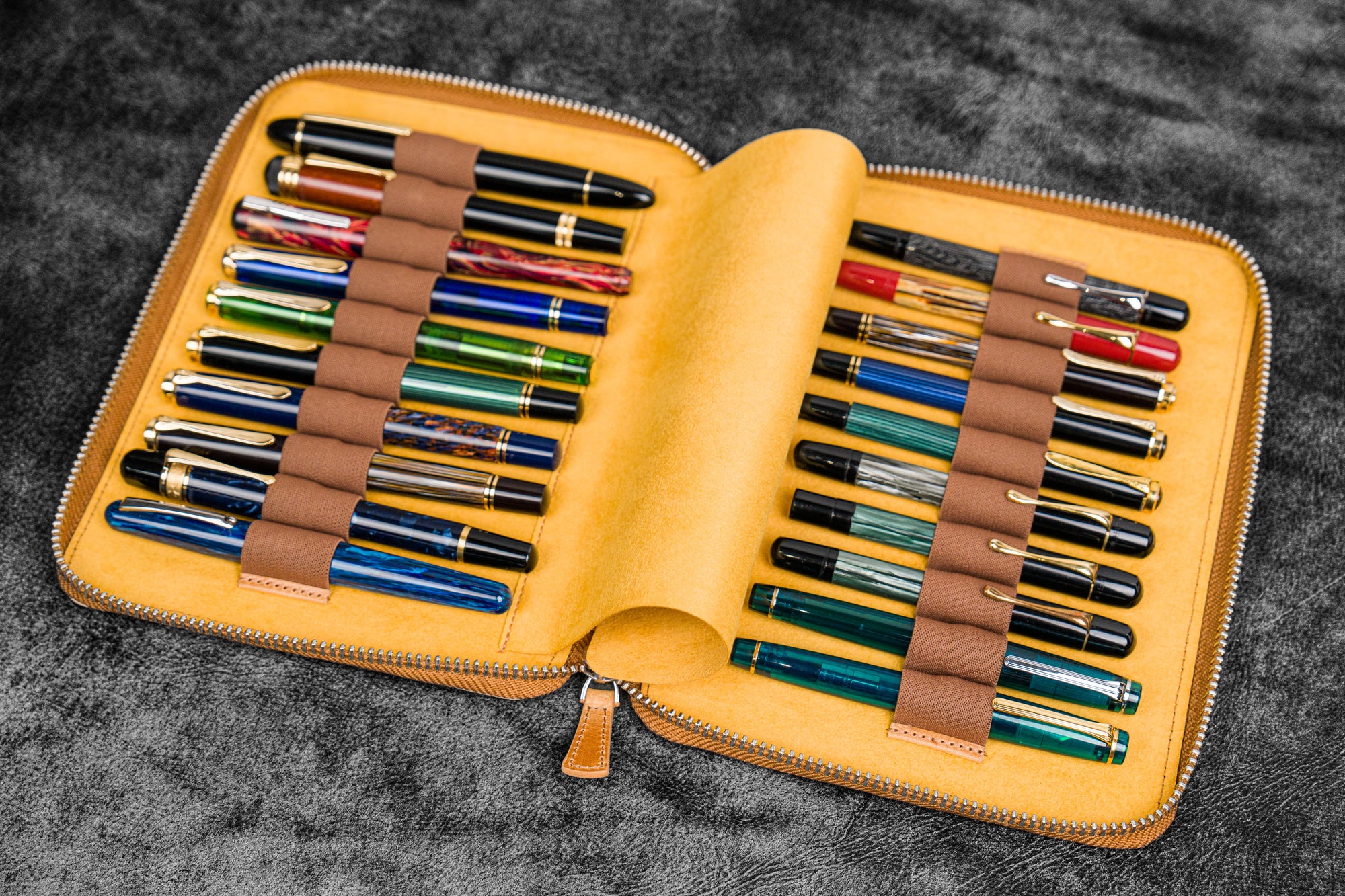 Leather-Zippered-20-Slots-Pen-