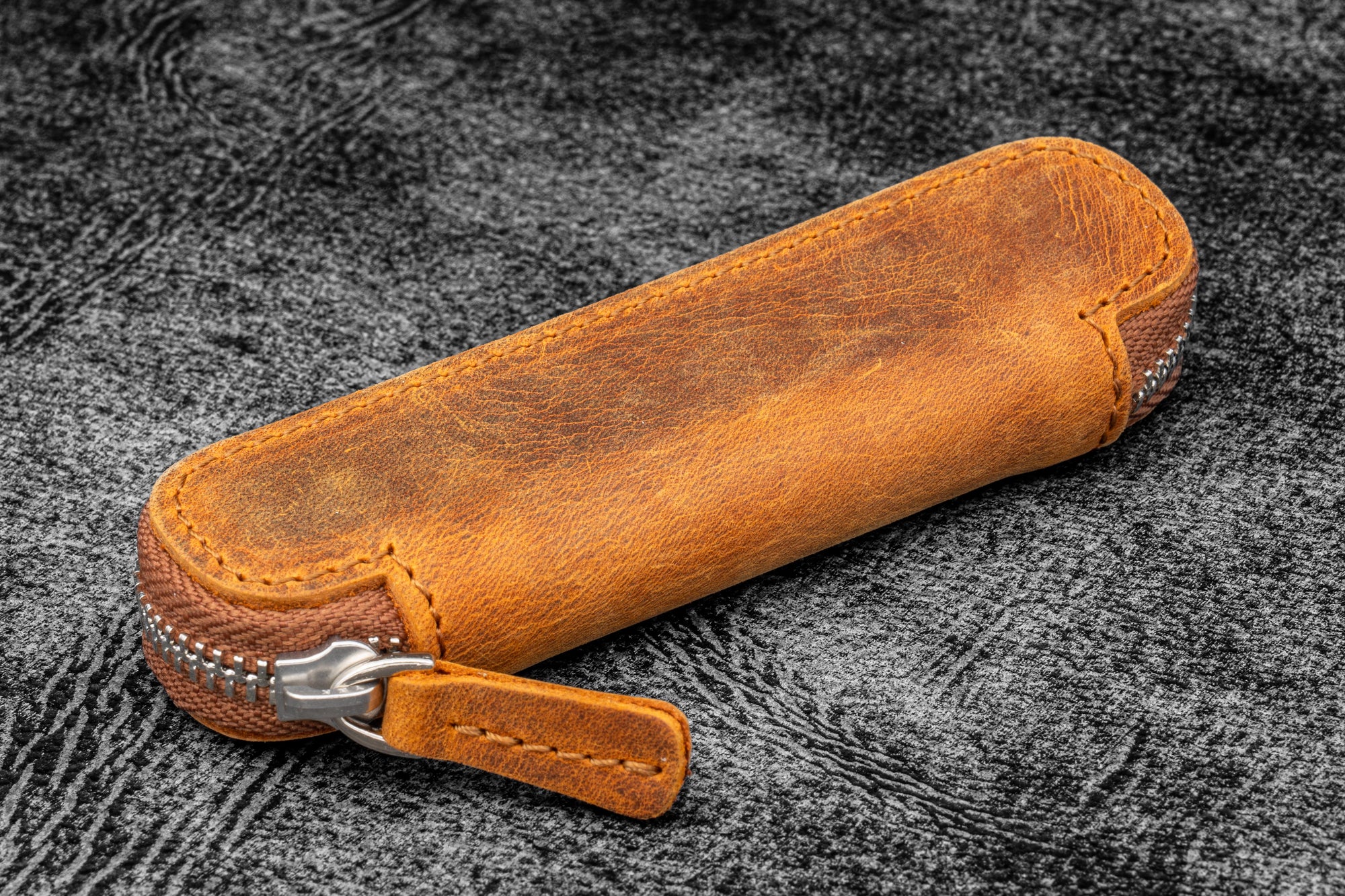 Leather-Zippered-Single-Pen-