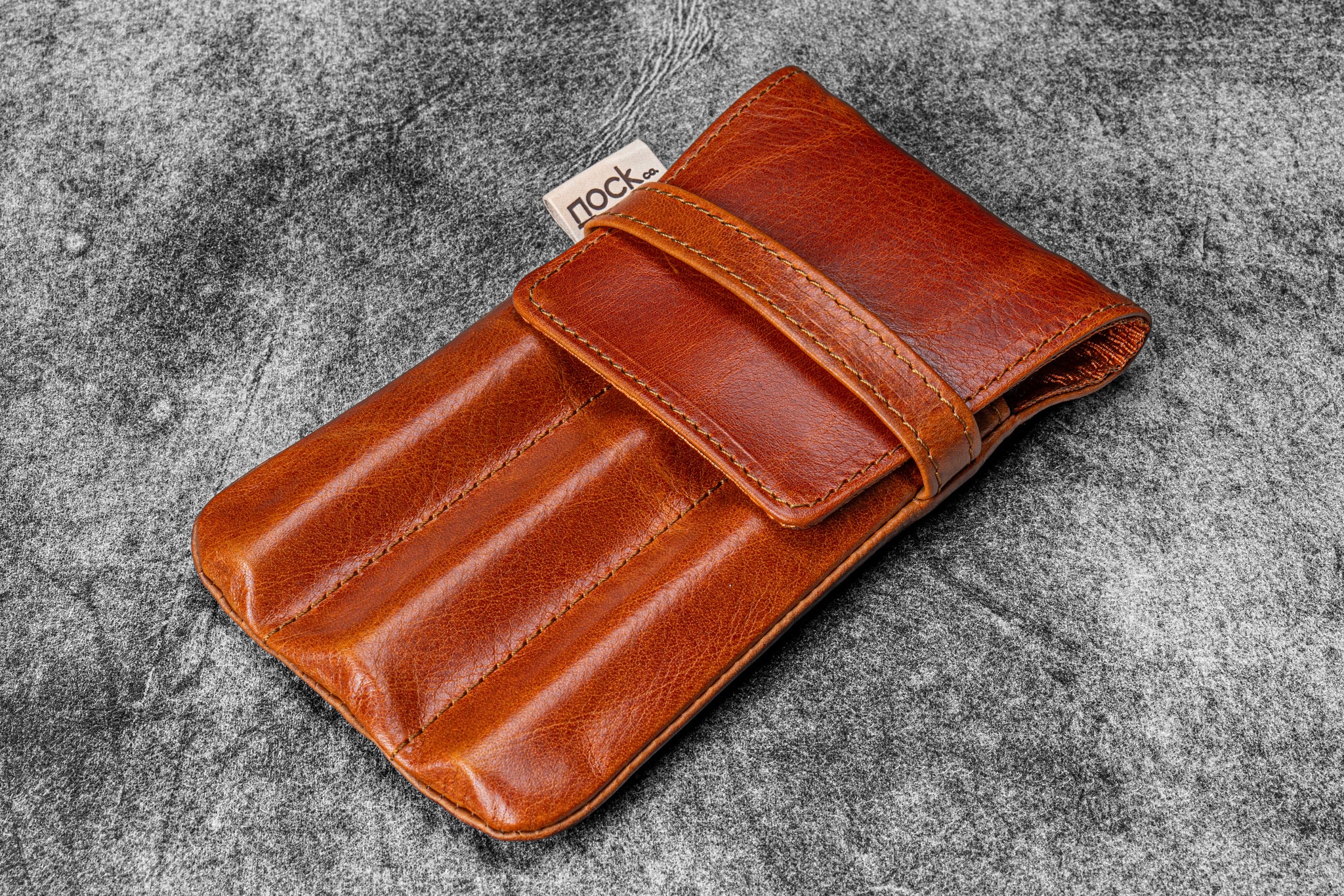 galen leather ペンレスト マホガニー TwinFlip Leather Pen Case for 3 Pens - Built-In Airtag | Galen Leather