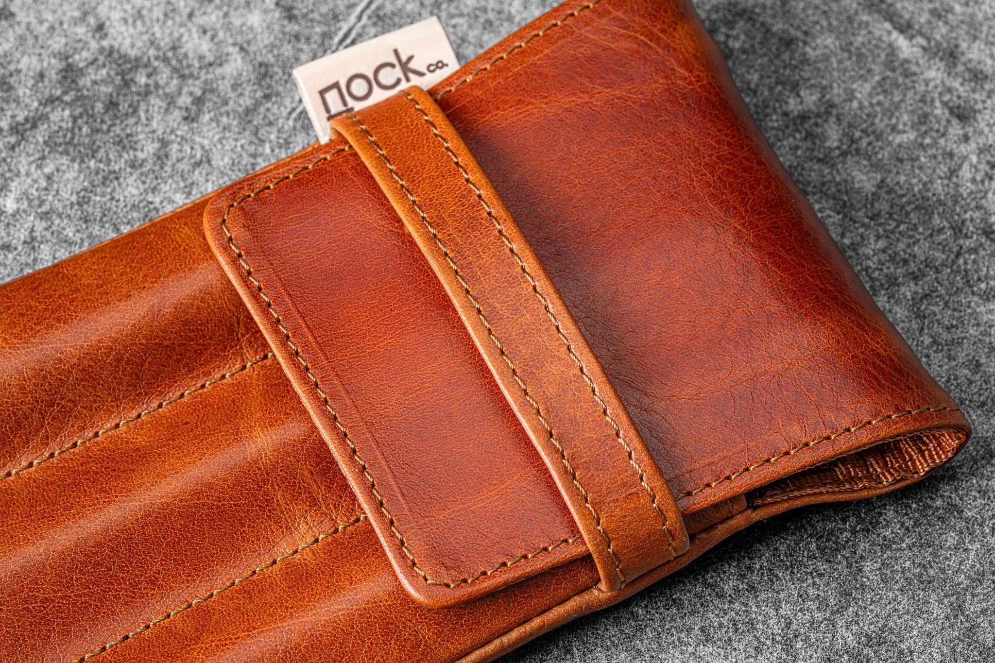galen leather ペンレスト マホガニー TwinFlip Leather Pen Case for 3 Pens - Built-In Airtag | Galen Leather