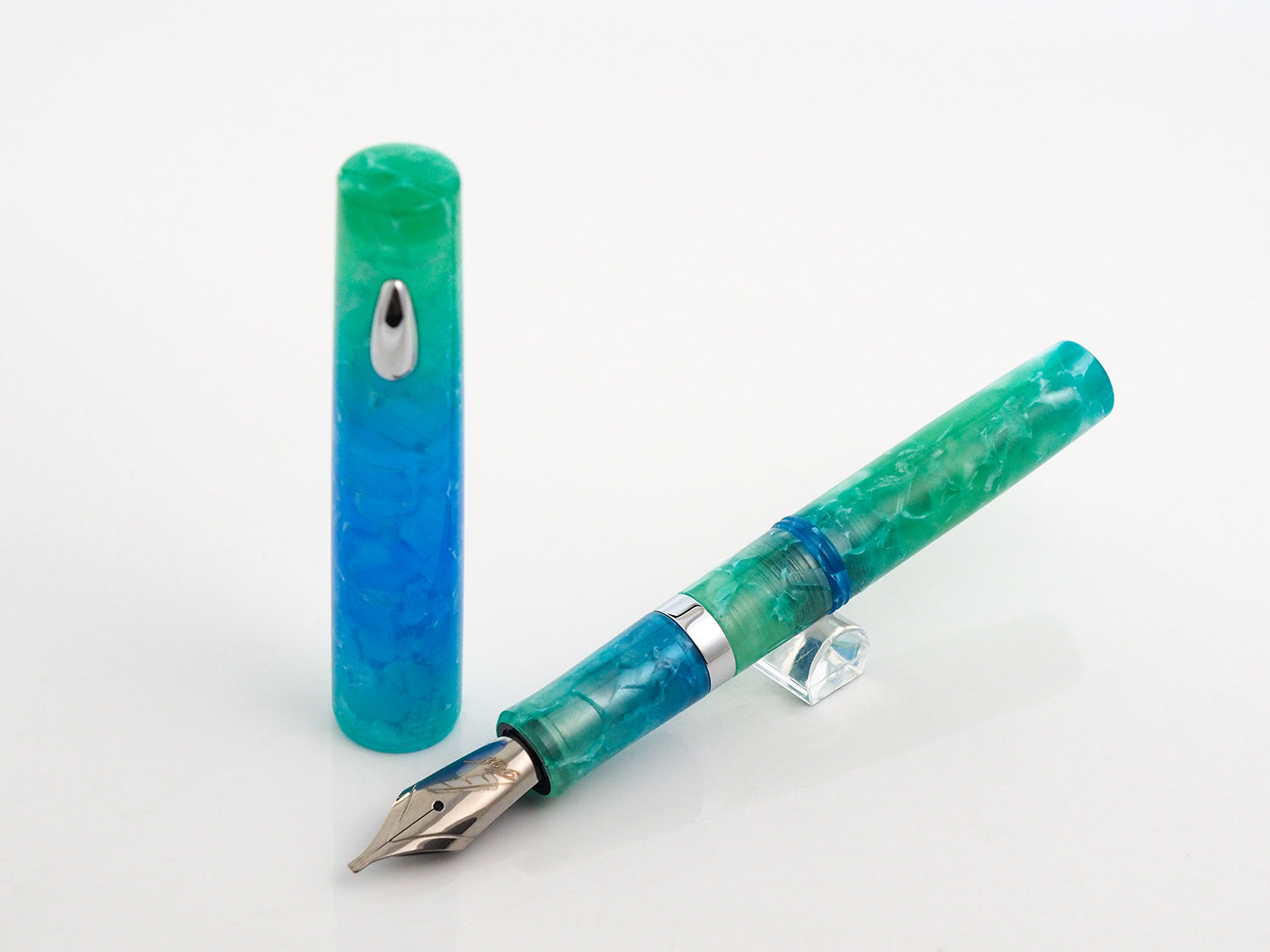 Fine Writing International Pencket Pocket Fountain Pen | Icicle  - ST