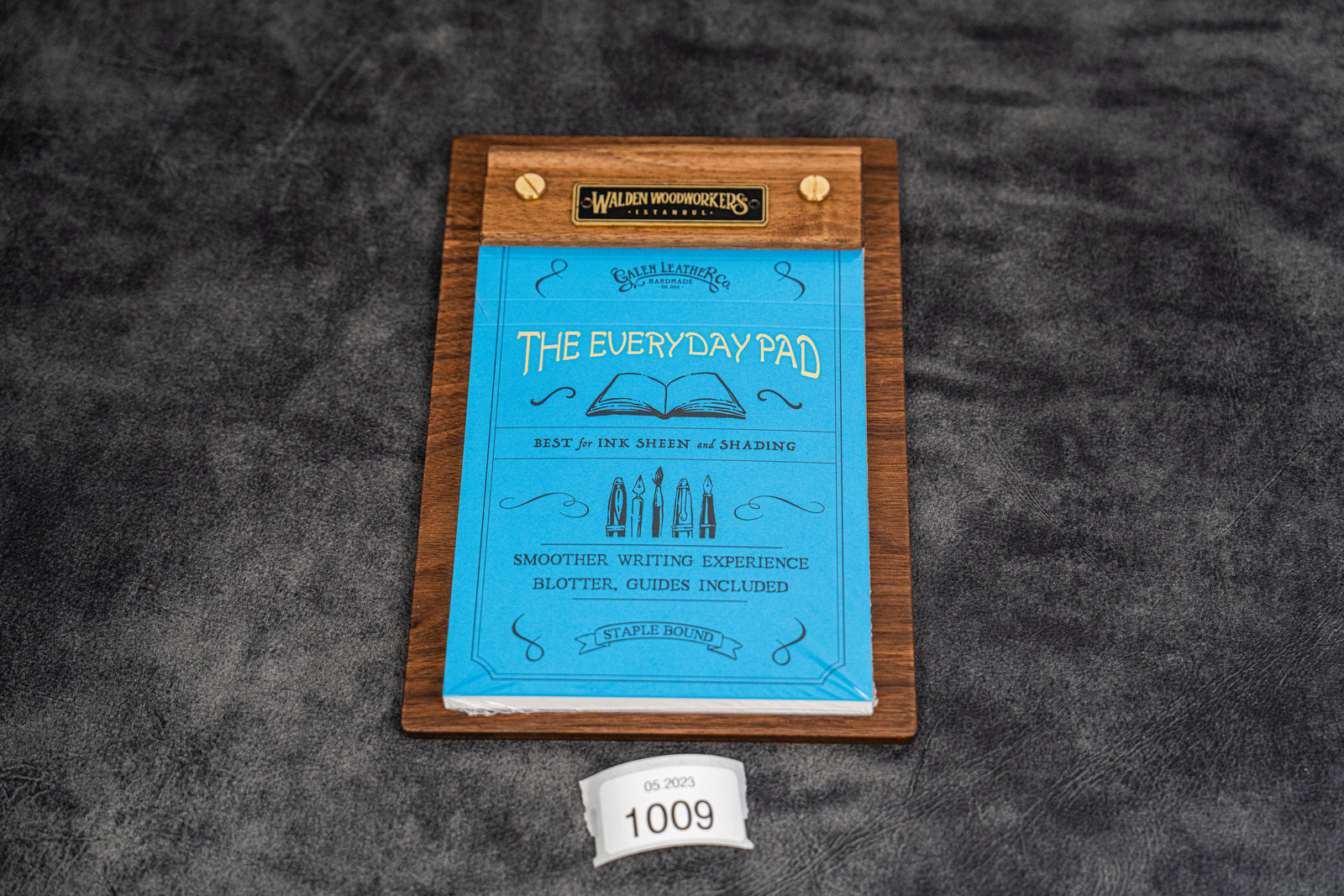 SECONDS THE NOTE BOARD - WOODEN RHODIA NOTEPAD HOLDER - WALNUT- 1009