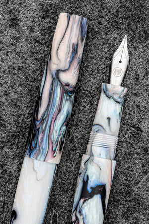 Studyo Agackakan x Galen - Fountain Pen V1 - Red Abalone
