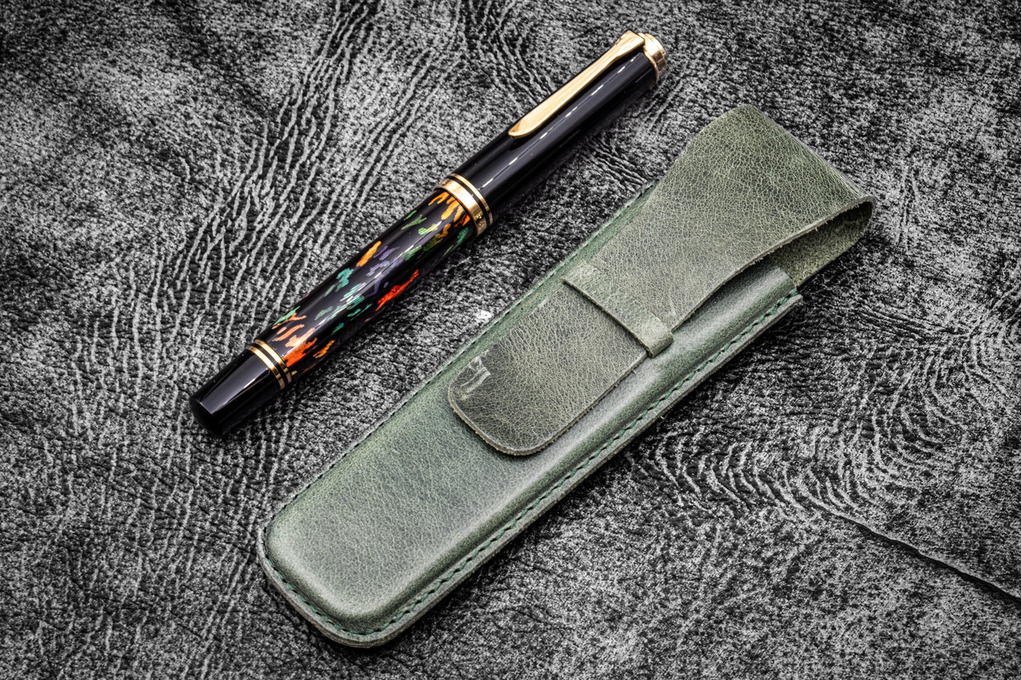 Vintage Style Slim Leather Pen Sleeve for Single Pen - Crazy Horse Forest Green