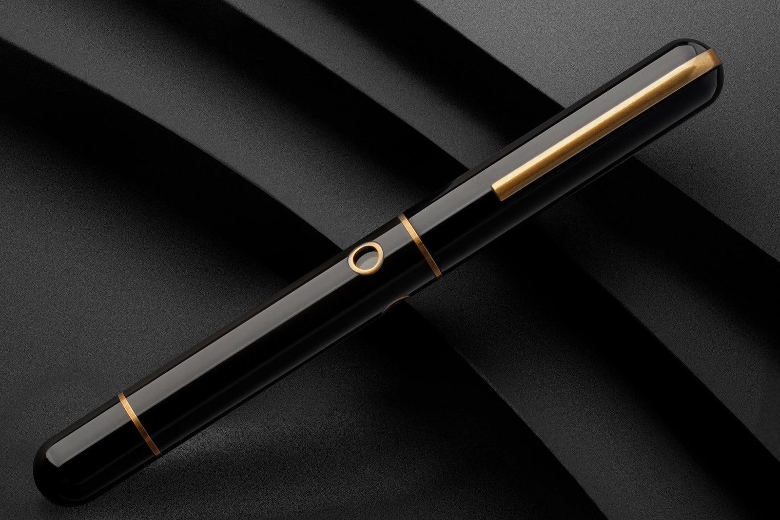 Nahvalur (Narwhal) Nautilus Bronze Corydoras Ebonite Fountain Pen