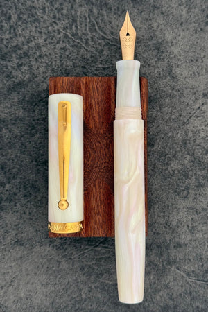 Magna Carta Mag 600 Fountain Pen True Flex Nib - White Opal