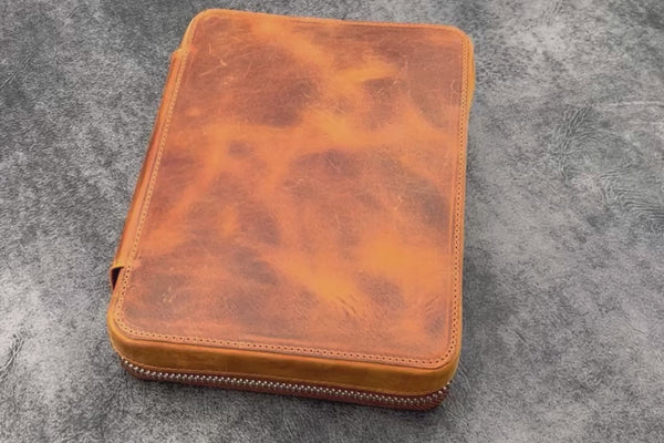 SEEALL[シーオール] leather cover Ocean Blue Expansi Wide A5 Zip Folio for Bulkier Setups | Galen