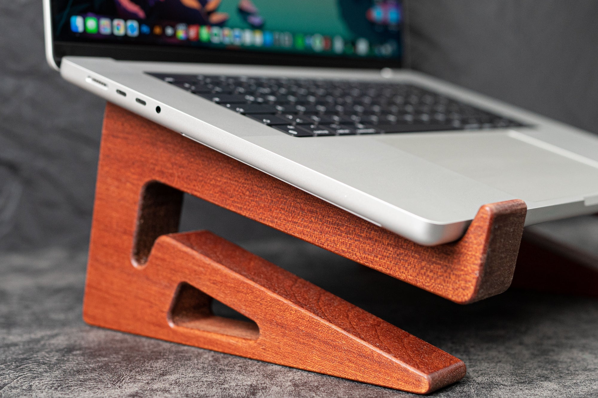 Wooden Laptop Stand for MacBook - Mahogany