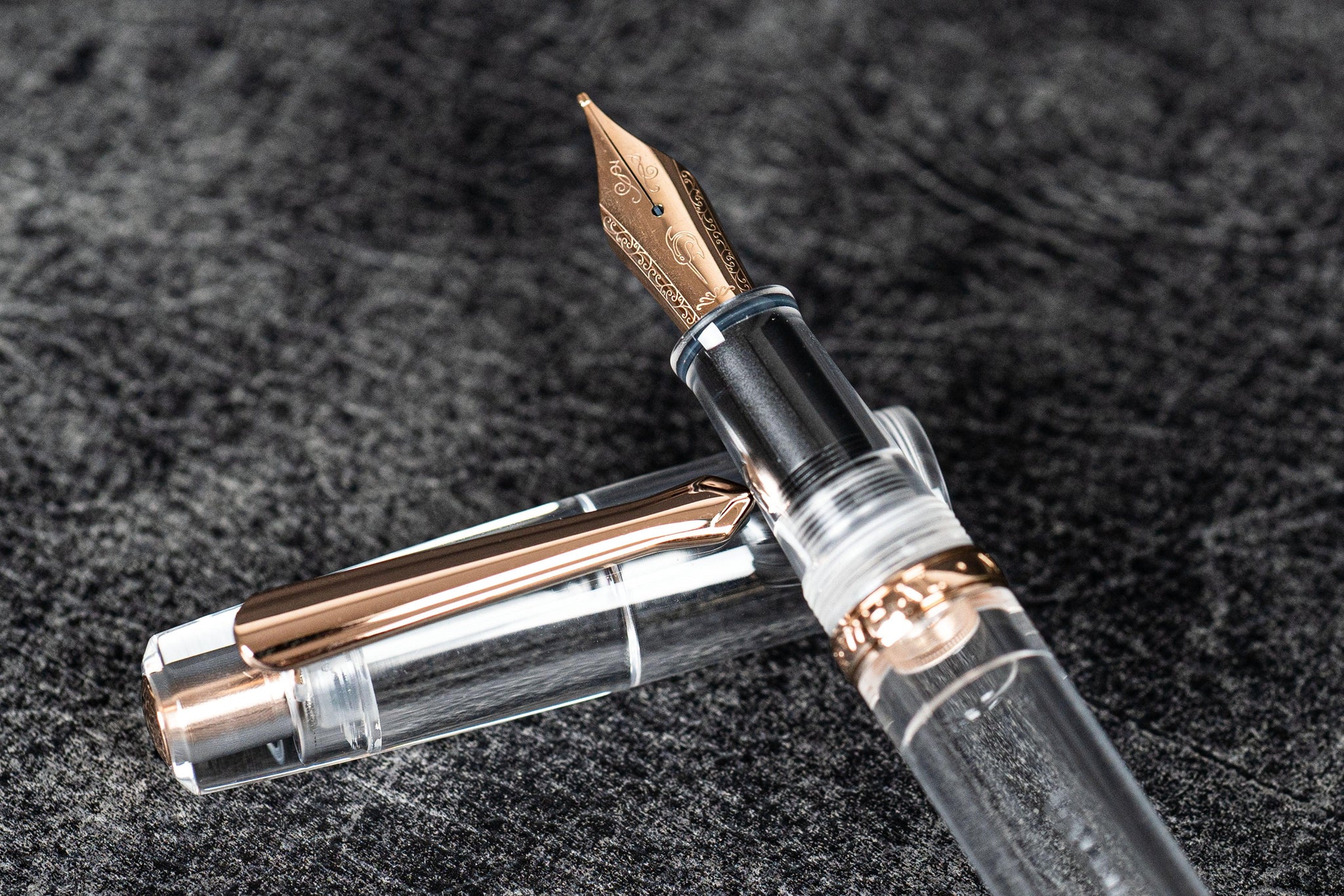 Nahvalur (Narwhal) x Galen Rose Gold Fountain Pen - Demo Medium