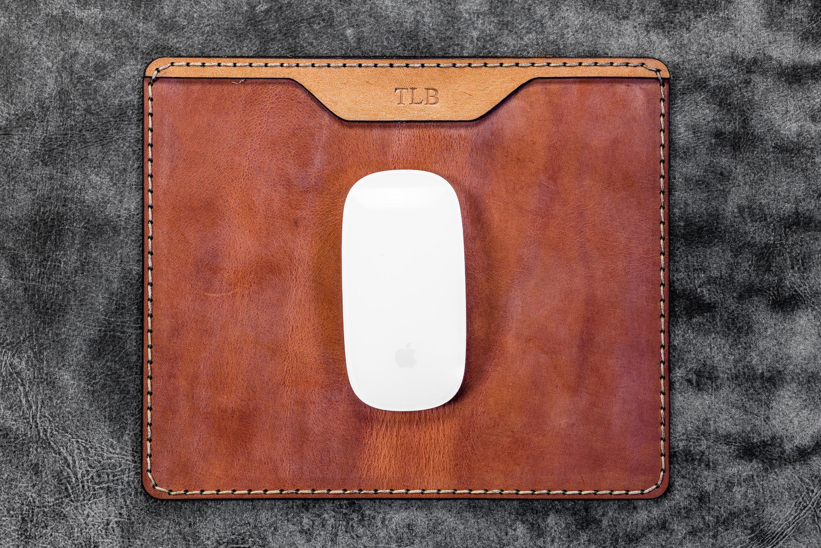 https://www.galenleather.com/cdn/shop/products/leather-mouse-pad_1600x.jpg?v=1617635180