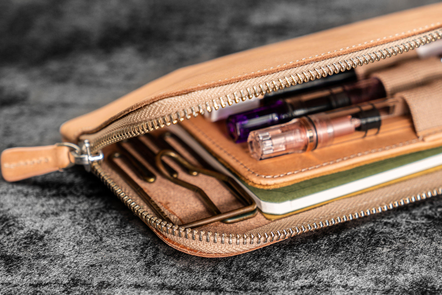 LIHITLAB Compact Pen Case, Water & Stain Repellent