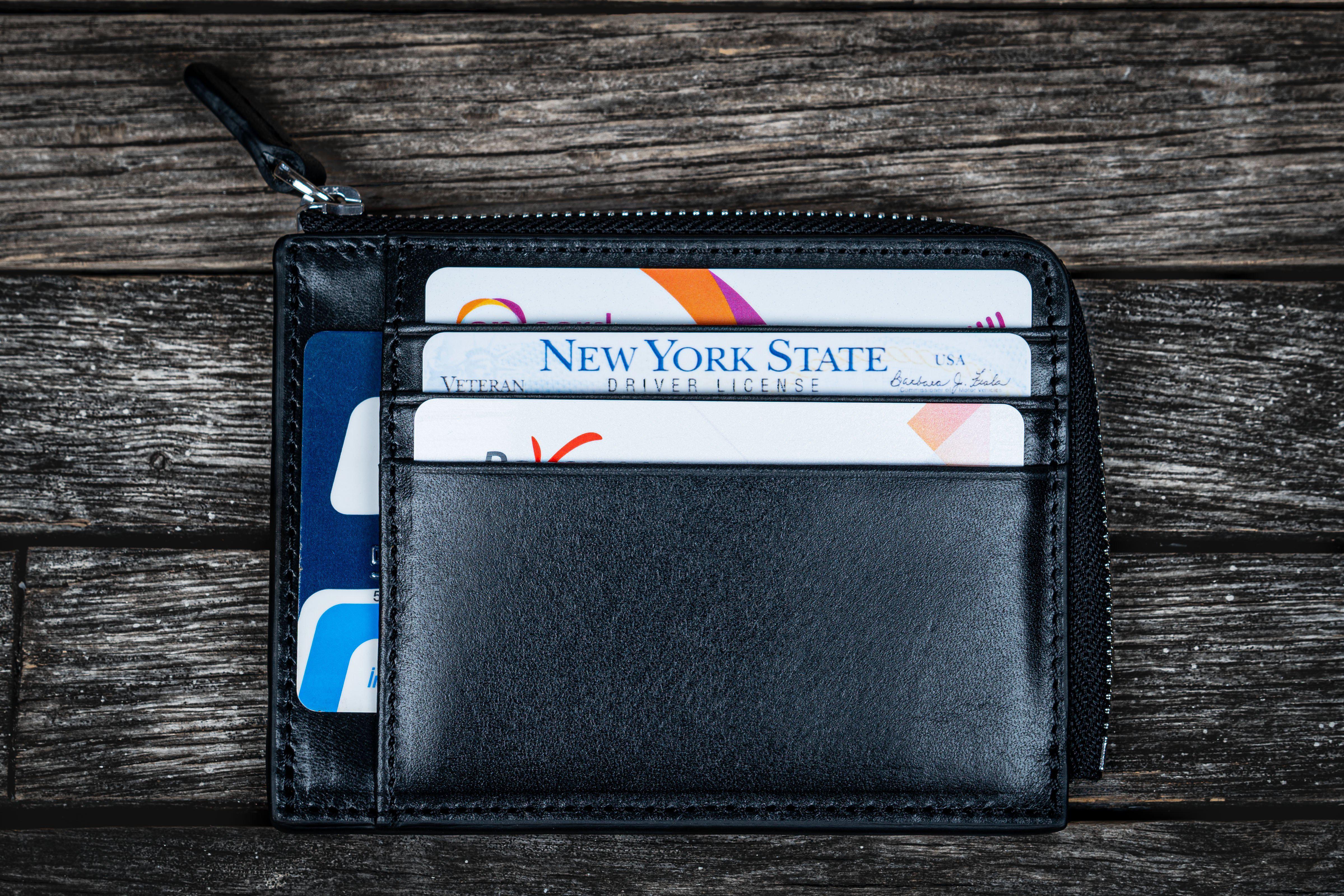 Wallet Pocket bag／black leather leather-zippered-mega-mini-