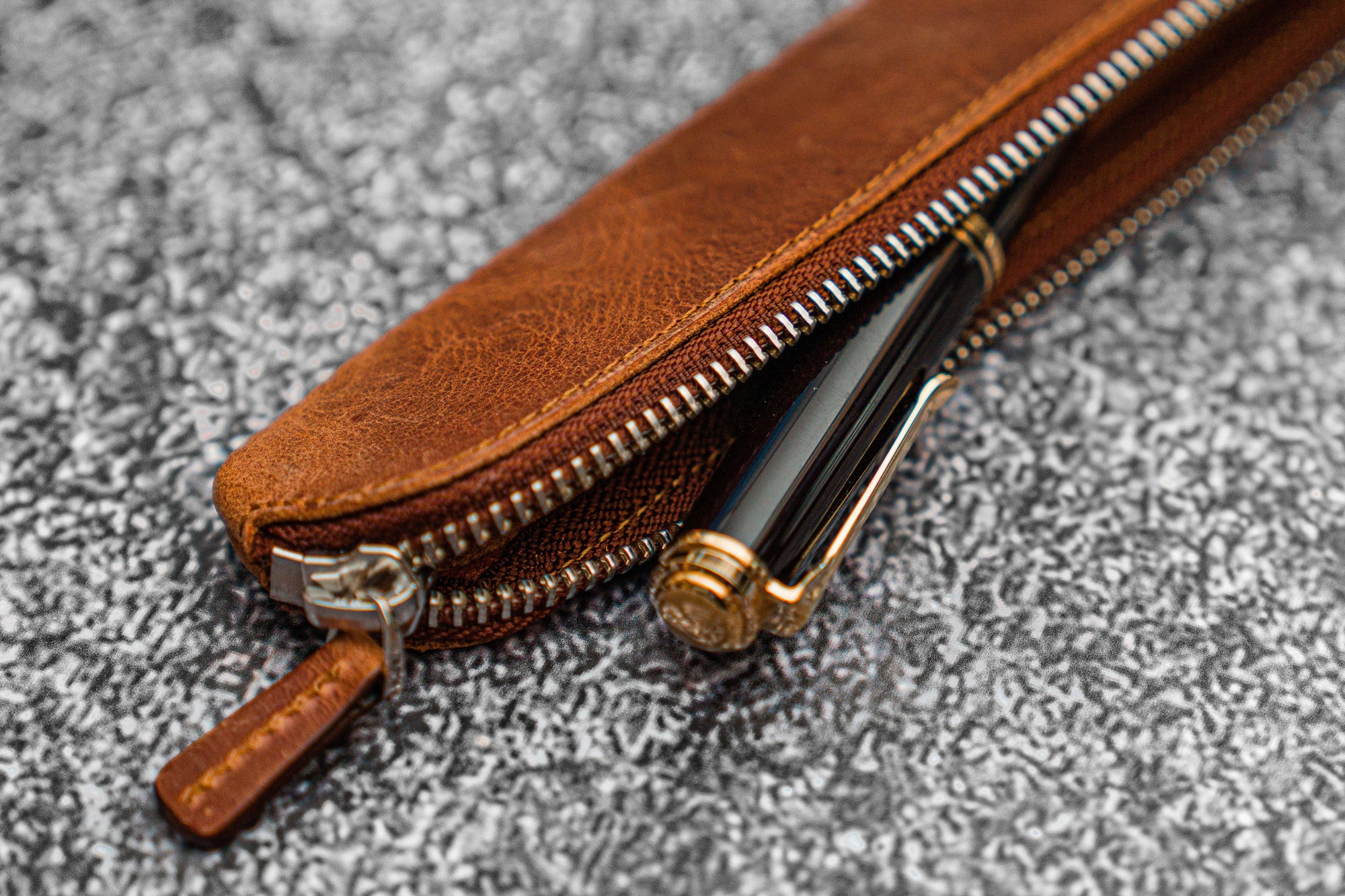 Leather Single Fountain Pen Case/Pen Pouch - Crazy Horse Brown