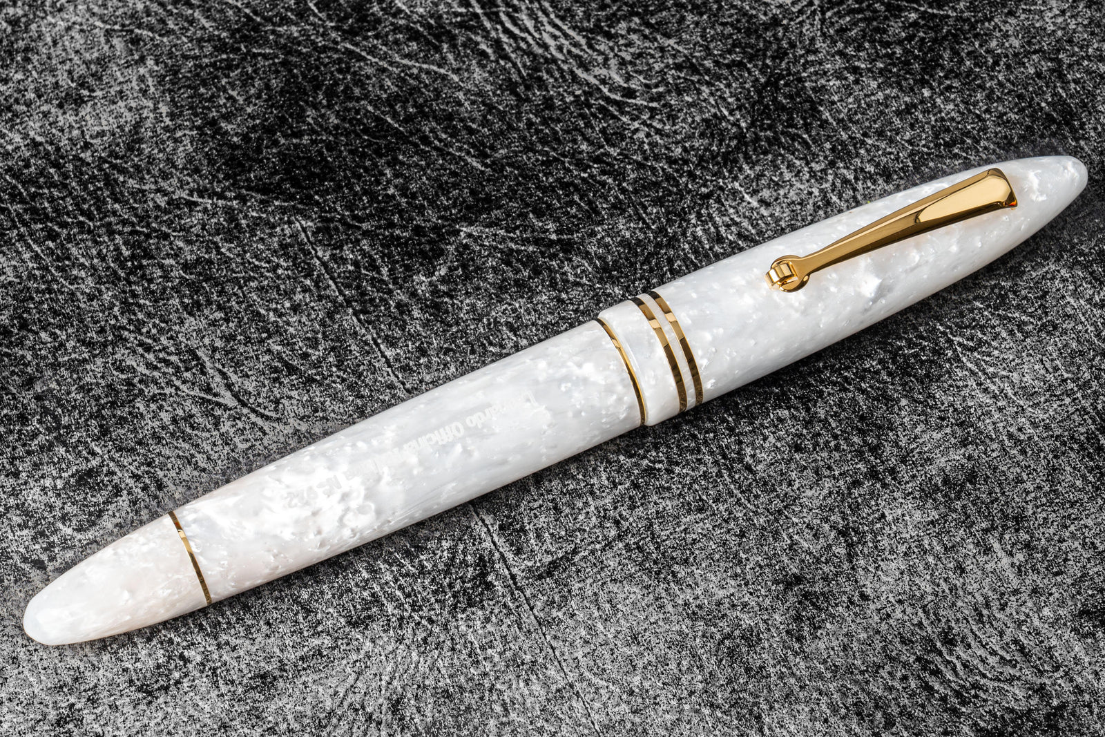 Leonardo Furore Fountain Pen - White Salt GT-Galen Leather