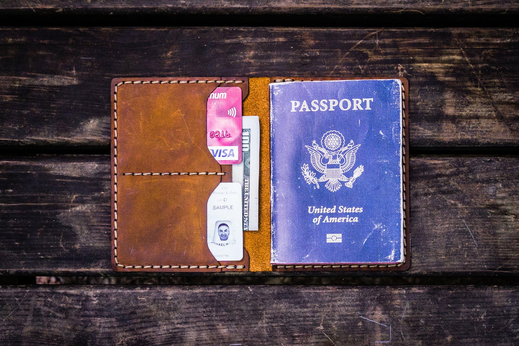 Monogram leather passport holder tan grain – Totême