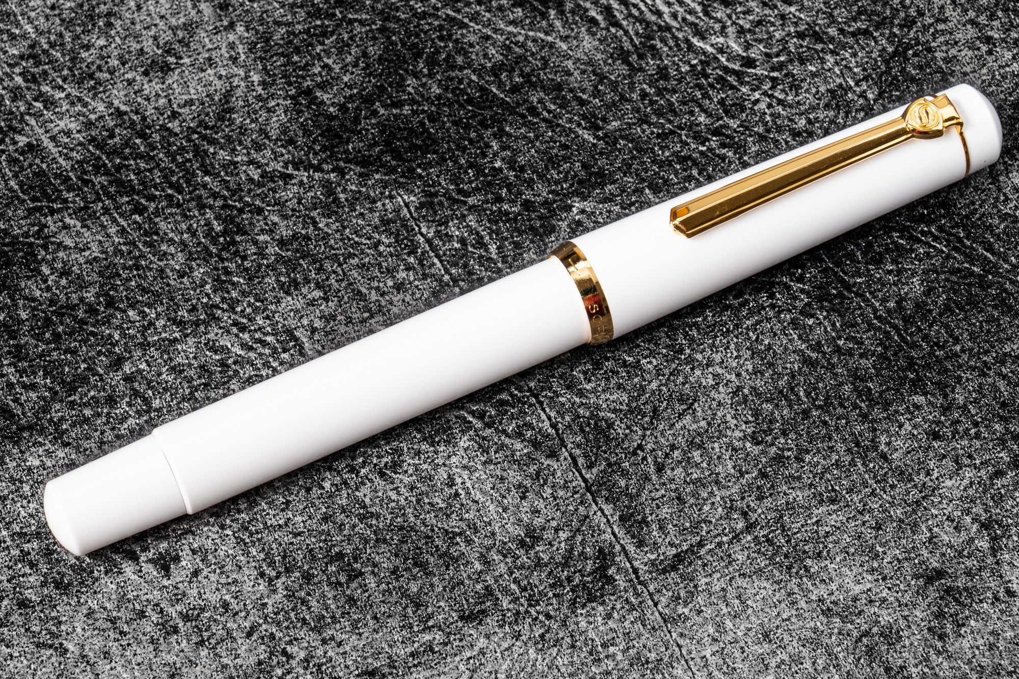 Scrikss 419 Fountain Pen White-Galen Leather